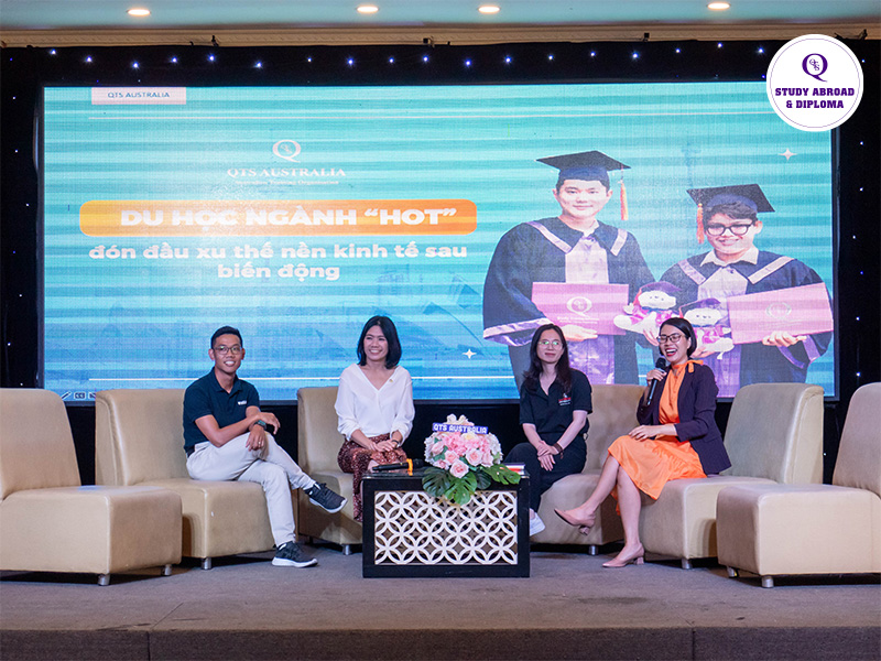 Các diễn giả bàn luận sôi nổi về khối ngành du học hot