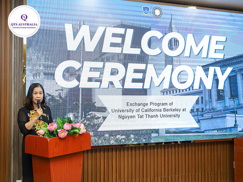 PGS. TS. Lê Thị Kim Nhung – Trưởng khoa Y Trường Đại học Nguyễn Tất Thành đại diện phát biểu