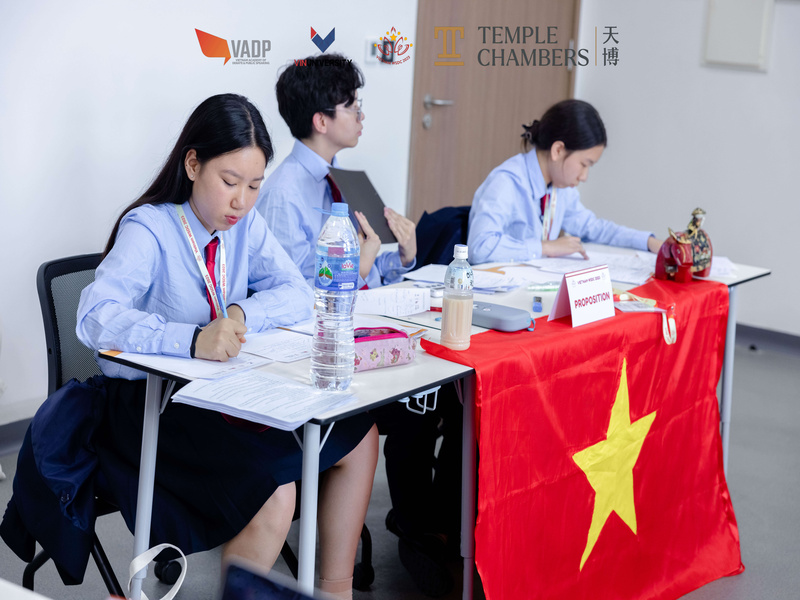Đại diện Việt Nam thi đấu tại Giải Đấu Vô Địch Tranh Biện Thế Giới Cấp Trung Học