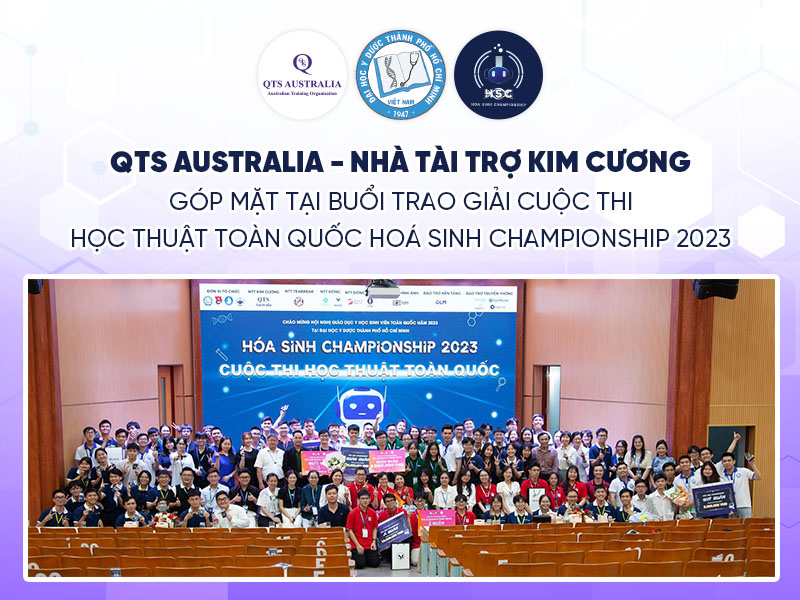 Ông Nguyễn Văn Vũ Linh - Đại diện QTS Australia góp mặt trong buổi trao giải của Cuộc thi Hoá Sinh Championship 2023|Ông Nguyễn Văn Vũ Linh trao tặng phần thưởng cho đội thi đoạt giải Quán Quân.|Đại diện QTS Australia trao tặng phần thưởng cho đội thi đoạt giải Á Quân|Đại diện BTC cuộc thi Hoá Sinh Championship trao tặng thư cảm ơn cùng bó hoa tươi thắm đến với ông Nguyễn Văn Vũ Linh|Ông Nguyễn Văn Vũ Linh phát biểu tại buổi trao giải Cuộc thi Hoá Sinh Championship 2023.