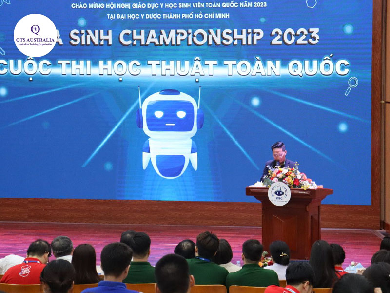 Ông Nguyễn Văn Vũ Linh phát biểu tại buổi trao giải Cuộc thi Hoá Sinh Championship 2023.