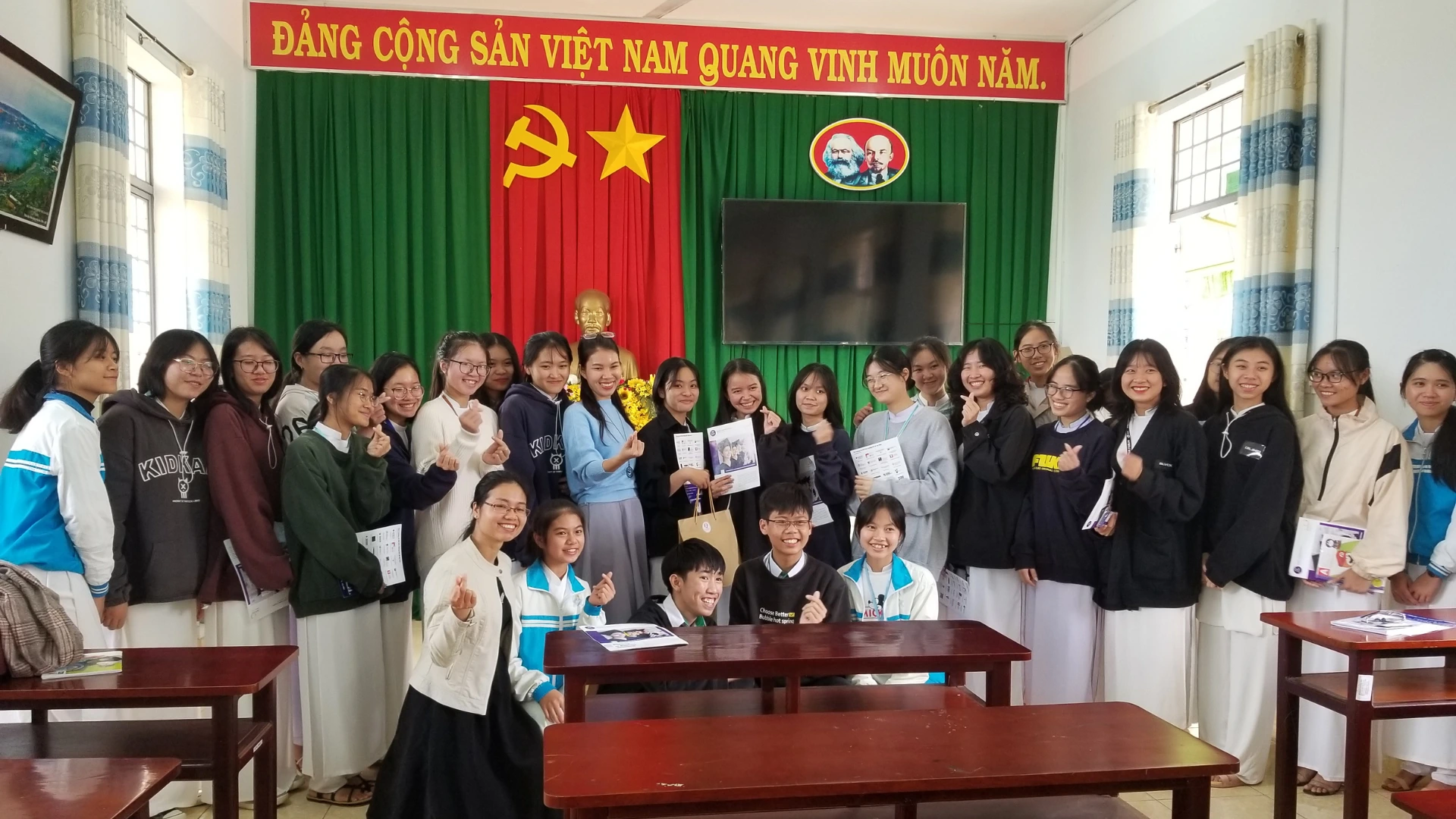 Hình chị Tracy Trang