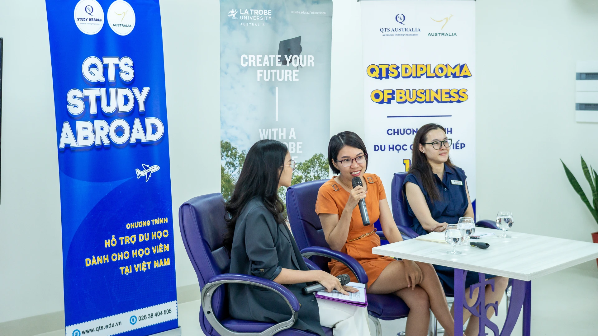 Hình chị Tracy Trang