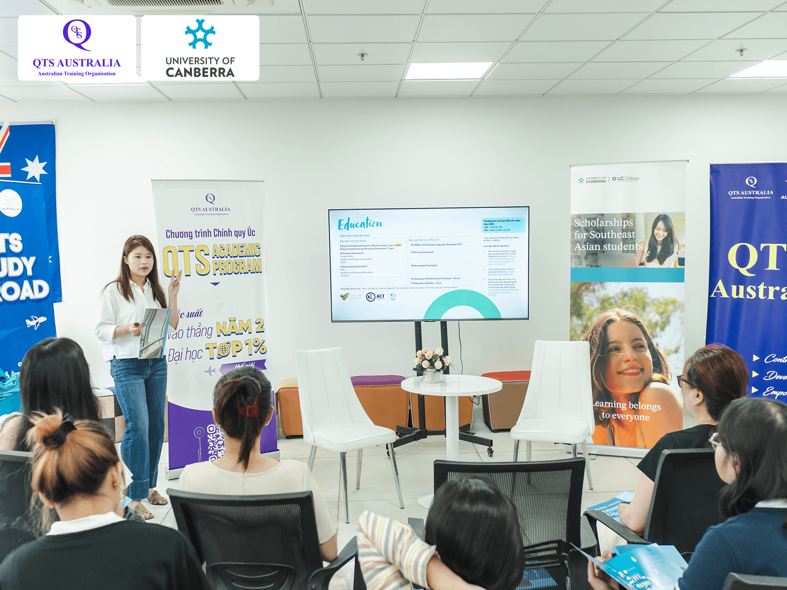 University of Canberra nằm tại thủ đô nước Úc, nổi bật với chất lượng giảng dạy môi trường năng động cho sinh viên quốc tế